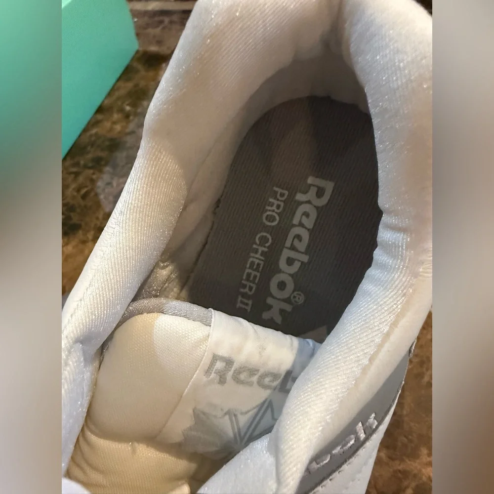 Reebok. Vintage Pro Cheer II Sneaker. White. Size 7.5.